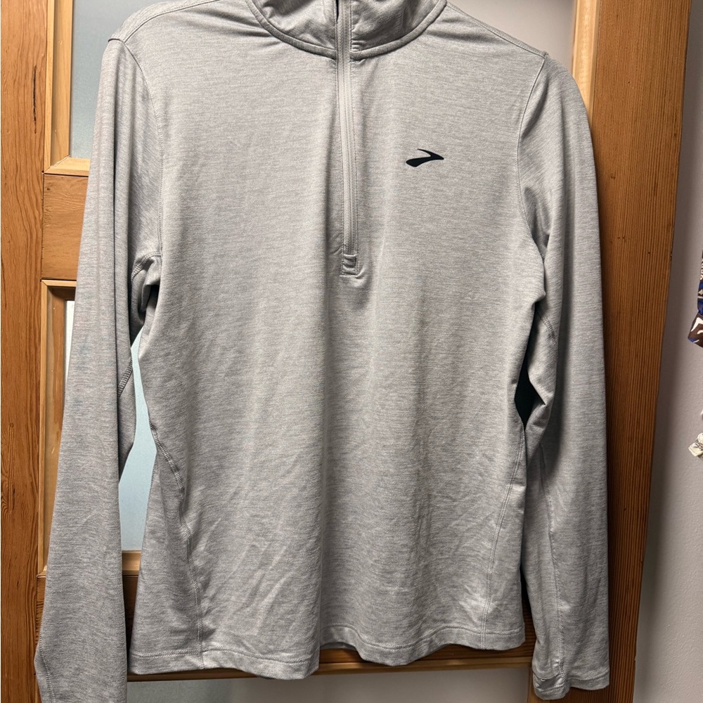 Brooks Light Gray Long-Sleeve Quarter-Zip Performance Top